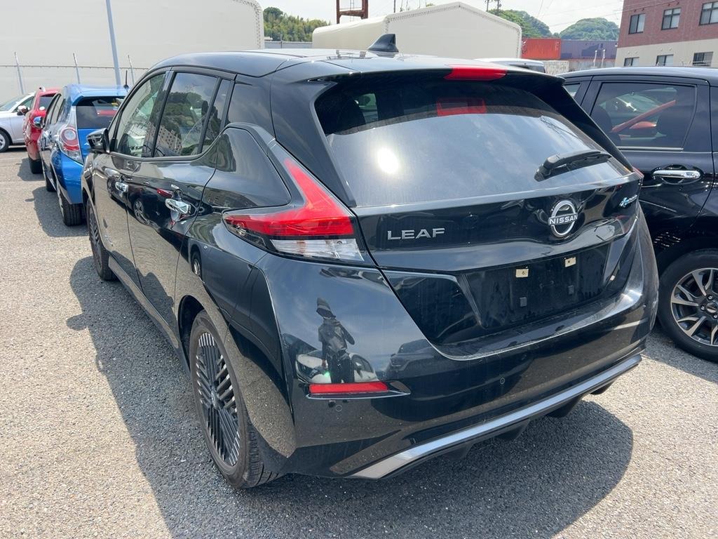 2024 Nissan Leaf thumbnail