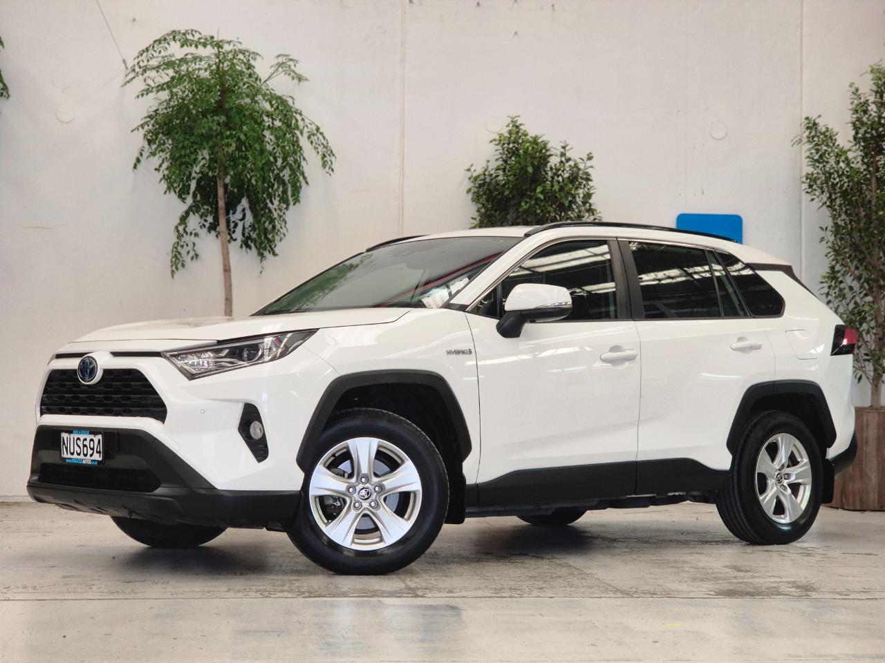 2021 Toyota RAV4 thumbnail