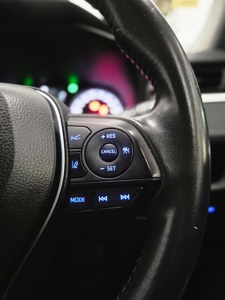 2021 Toyota RAV4 thumbnail
