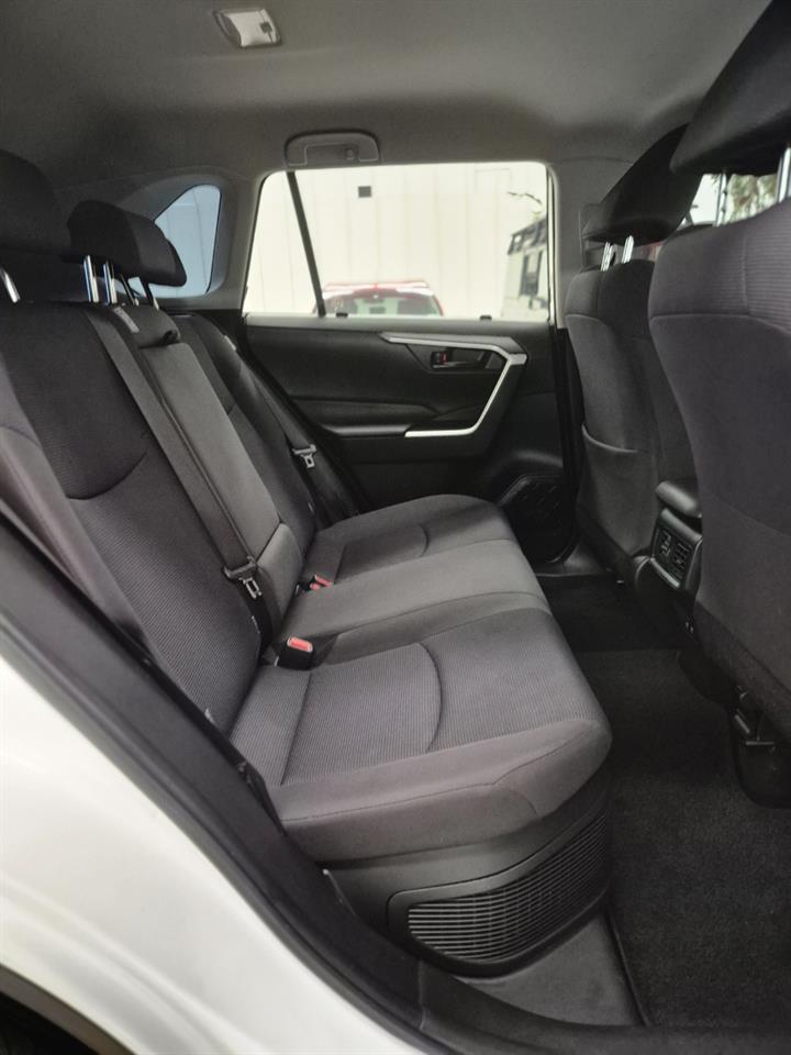 2021 Toyota RAV4 thumbnail