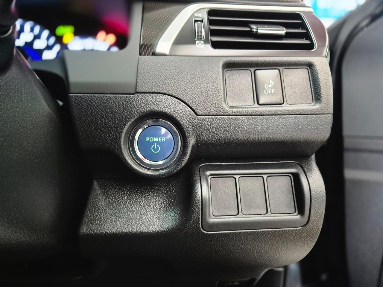 2012 Toyota Camry thumbnail