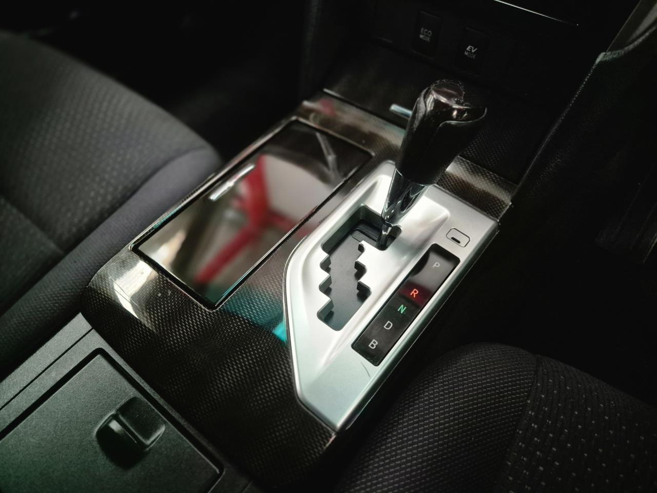 2012 Toyota Camry thumbnail
