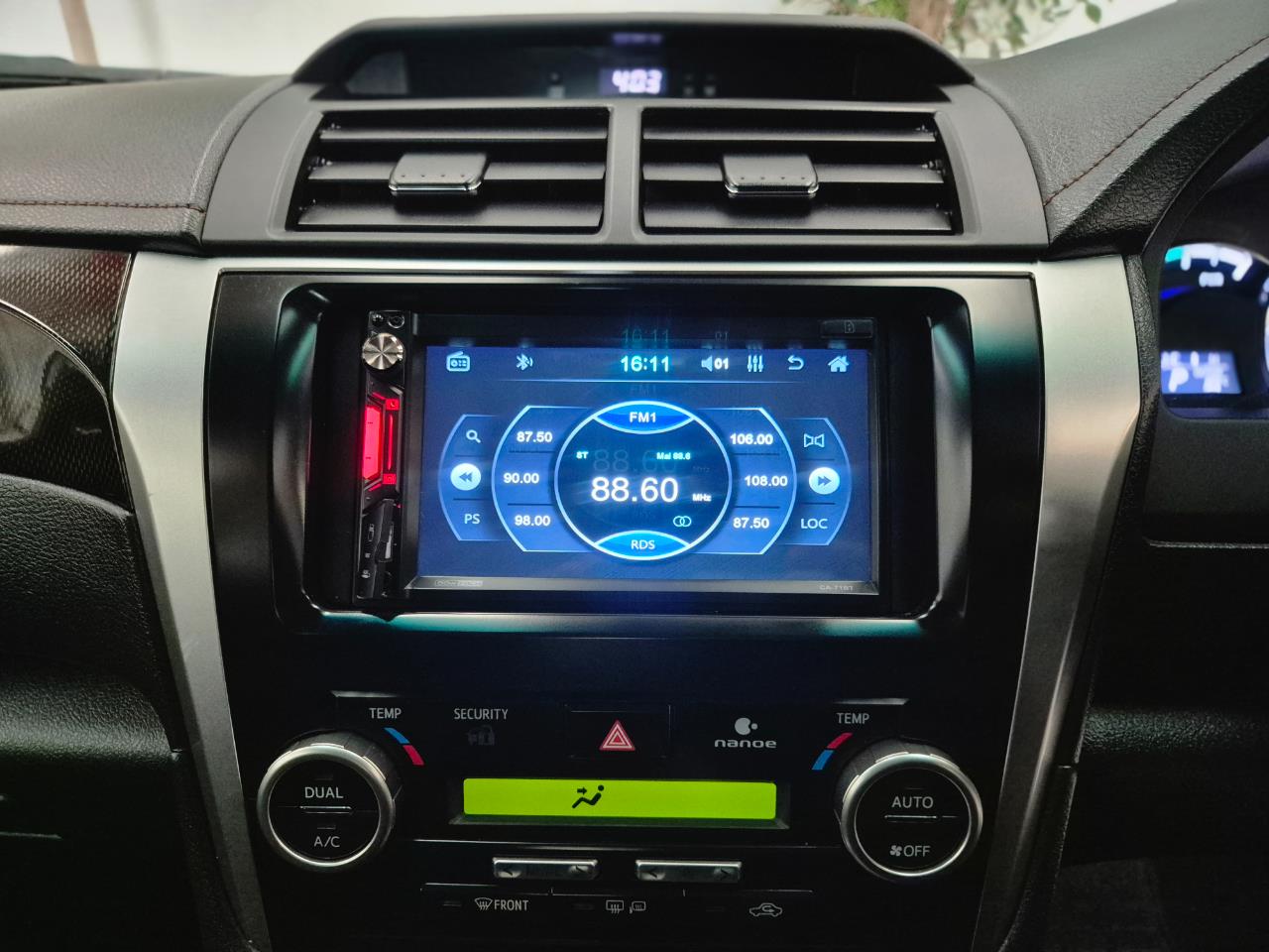 2012 Toyota Camry thumbnail
