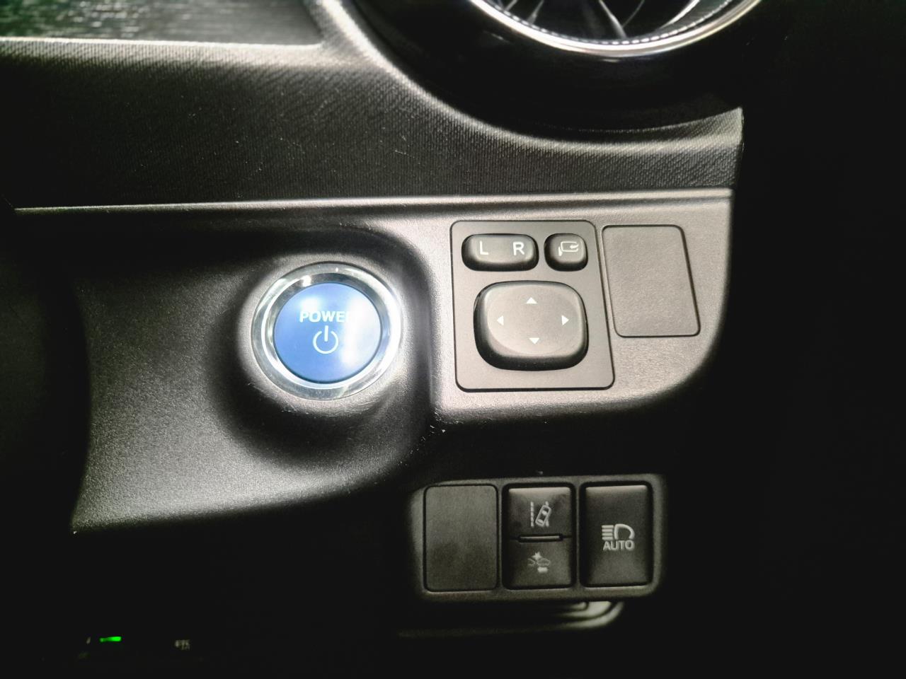 2018 Toyota Aqua thumbnail