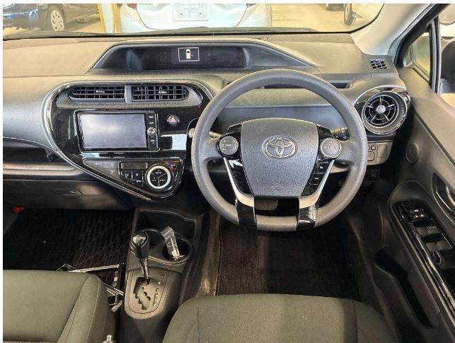 2018 Toyota Aqua thumbnail