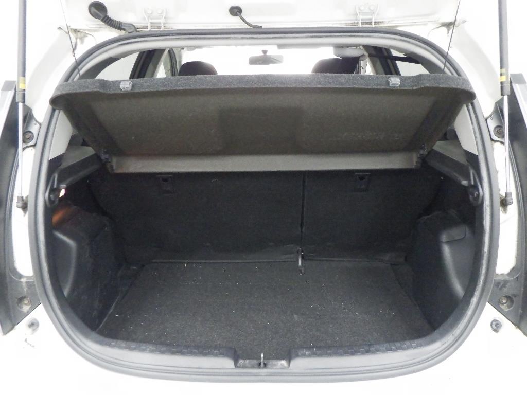 2015 Toyota Aqua thumbnail