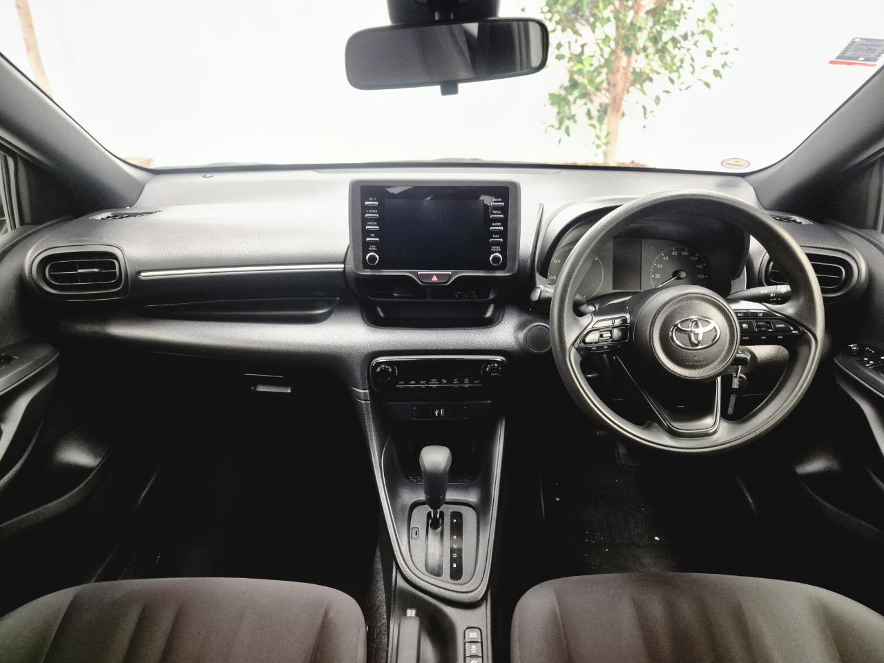 2021 Toyota Yaris thumbnail
