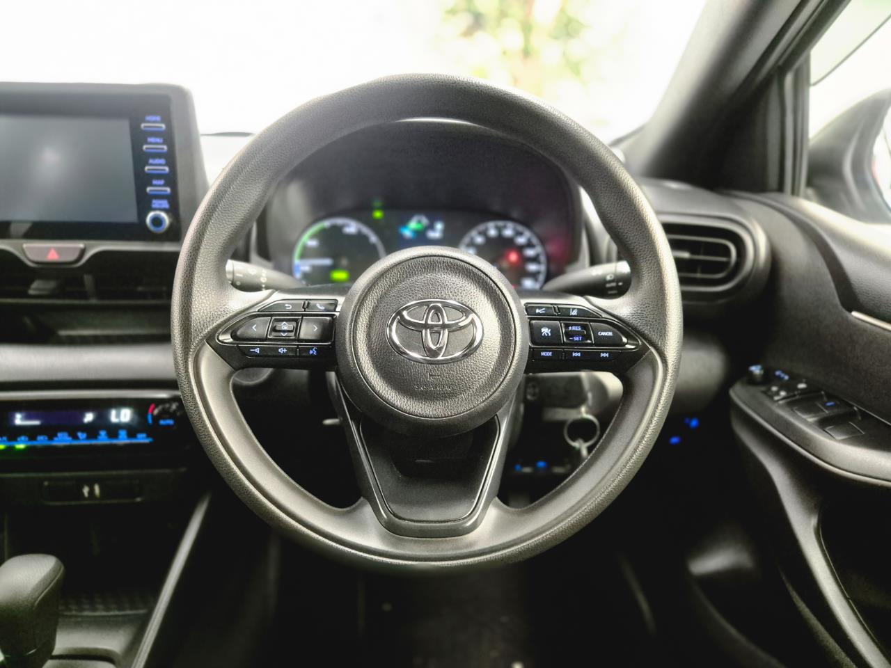 2021 Toyota Yaris thumbnail