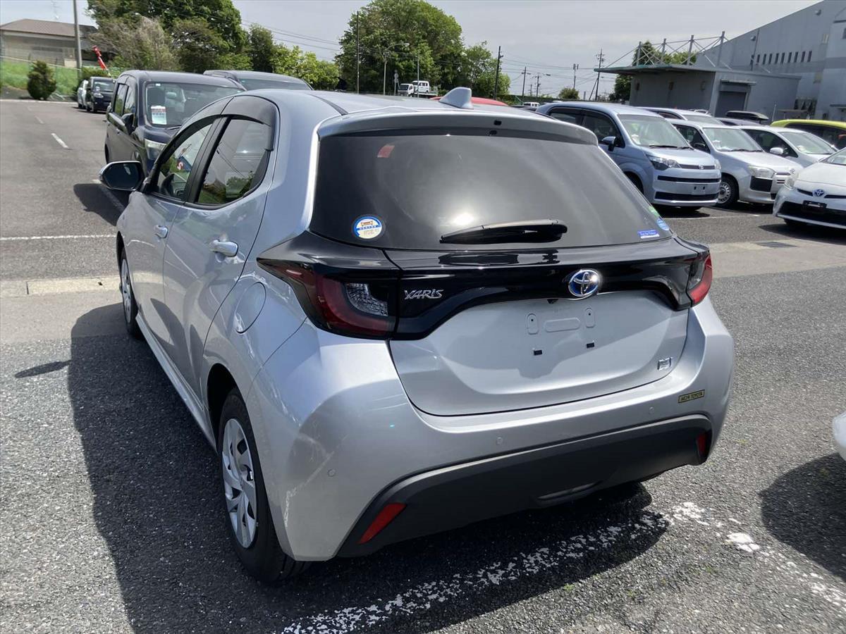 2021 Toyota Yaris thumbnail