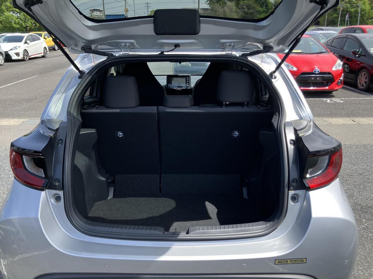 2021 Toyota Yaris thumbnail