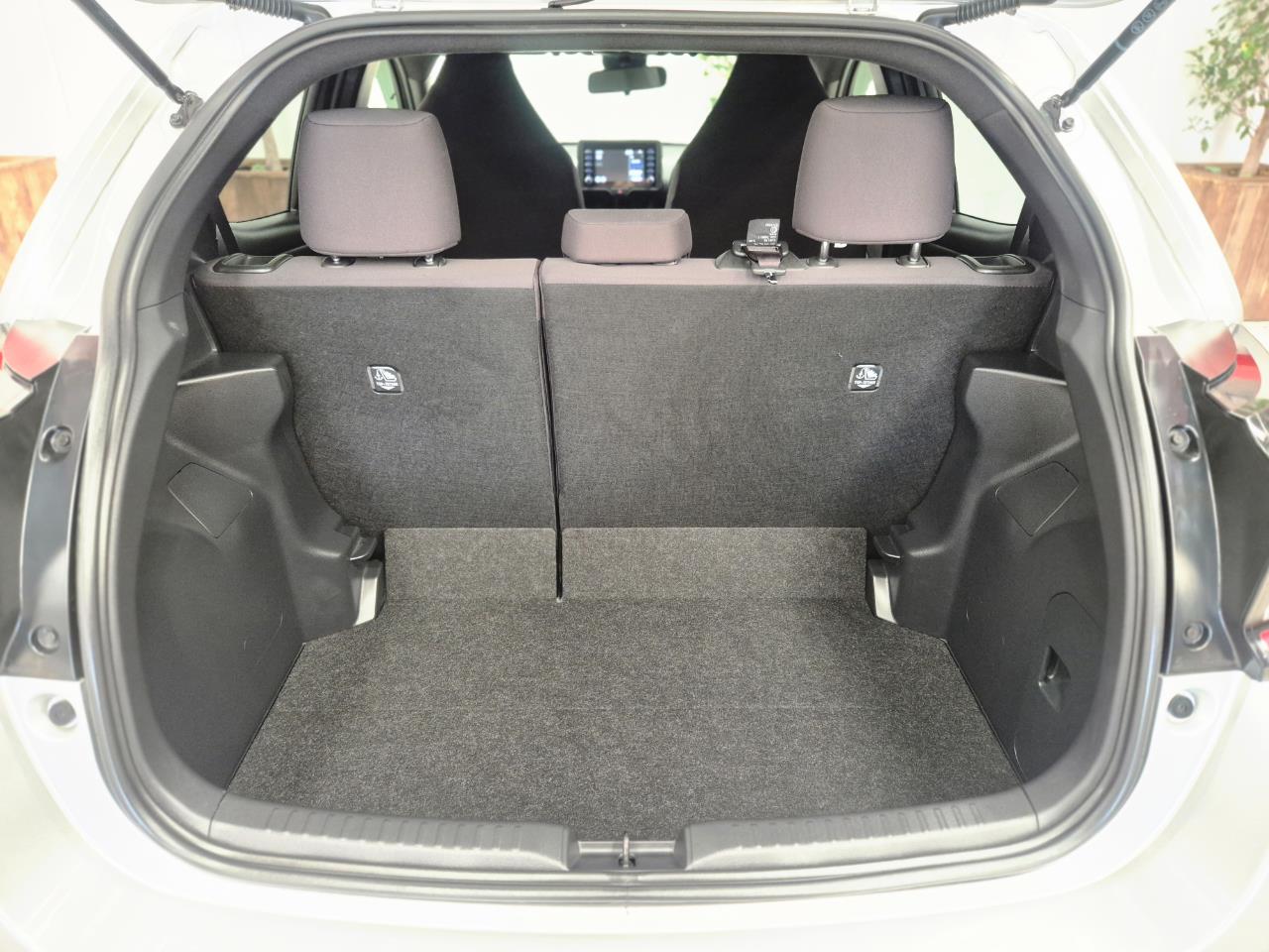 2021 Toyota Yaris thumbnail