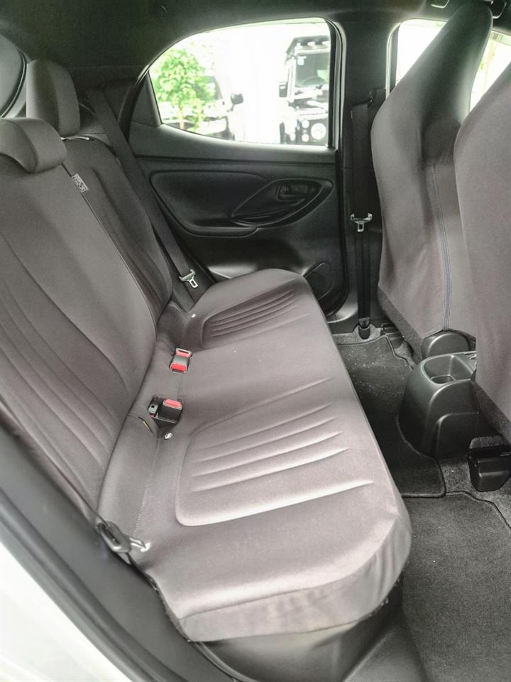 2021 Toyota Yaris thumbnail