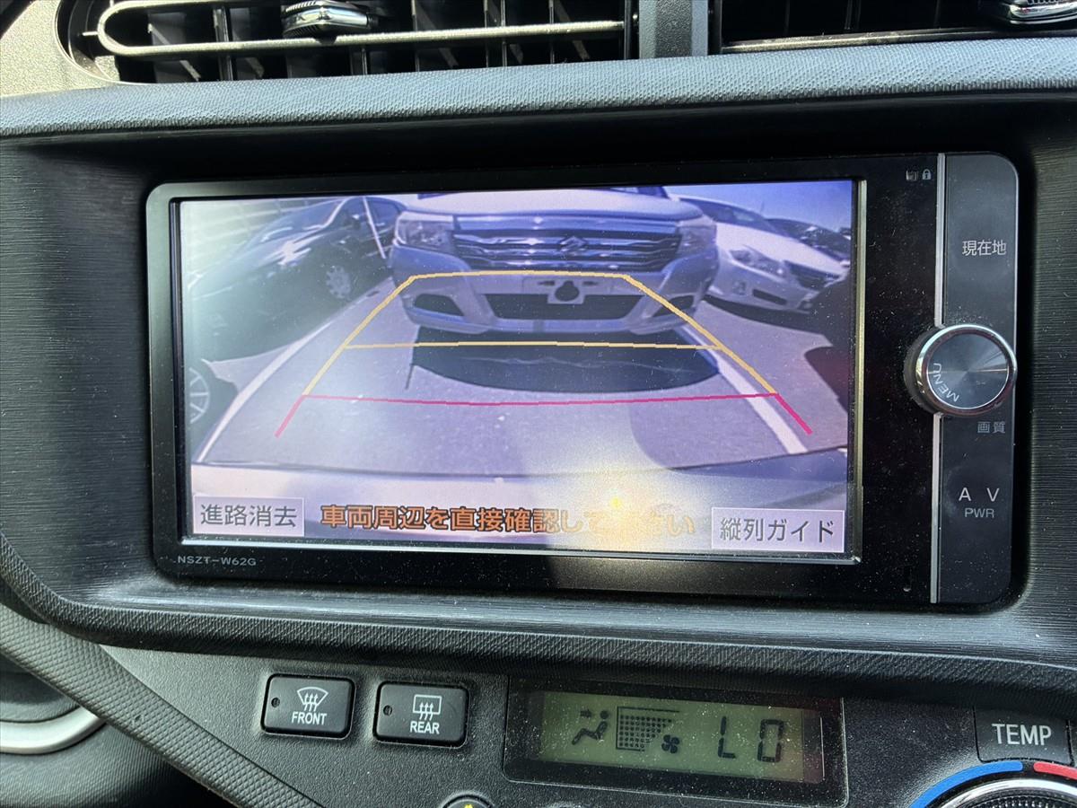 2013 Toyota Aqua thumbnail