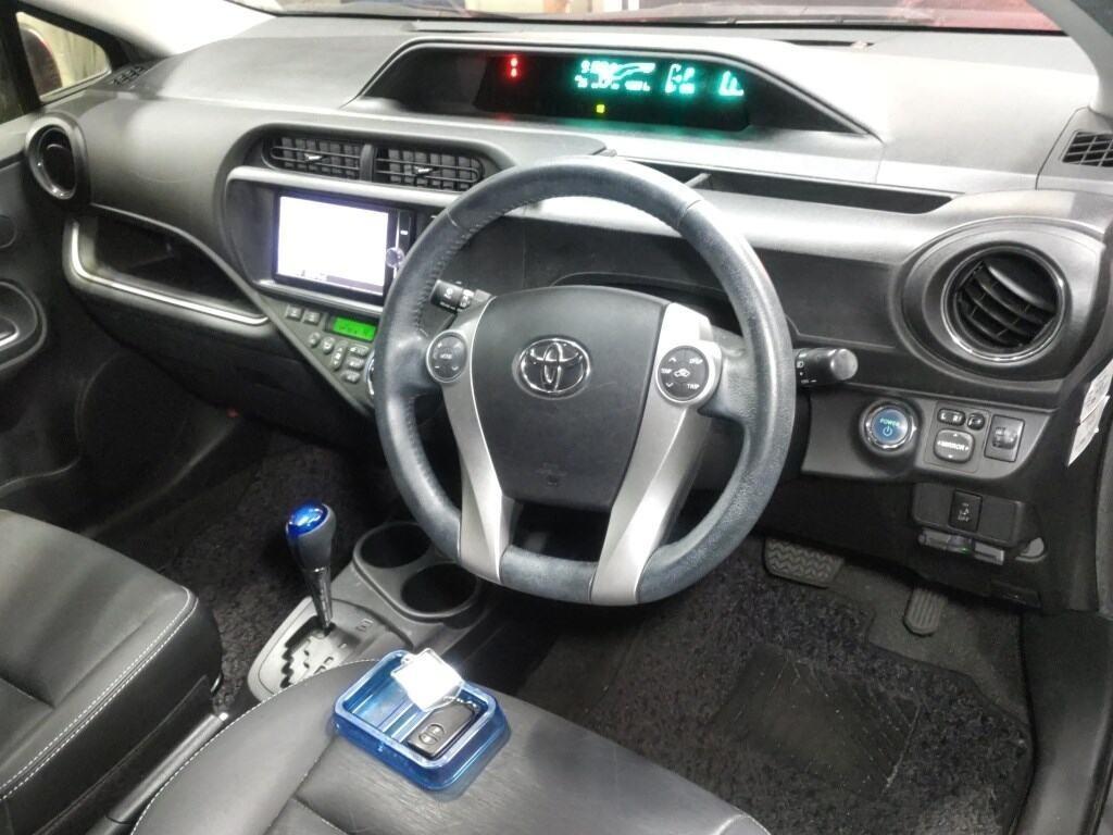 2013 Toyota Aqua thumbnail