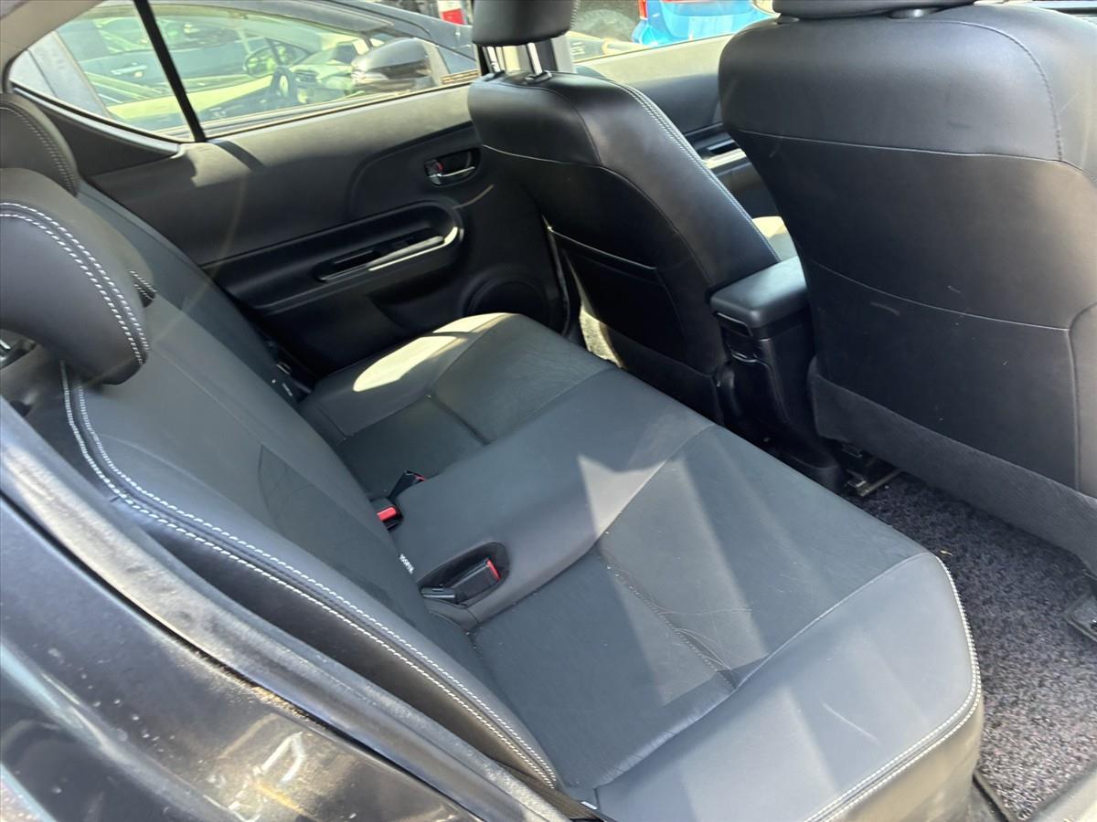 2013 Toyota Aqua thumbnail