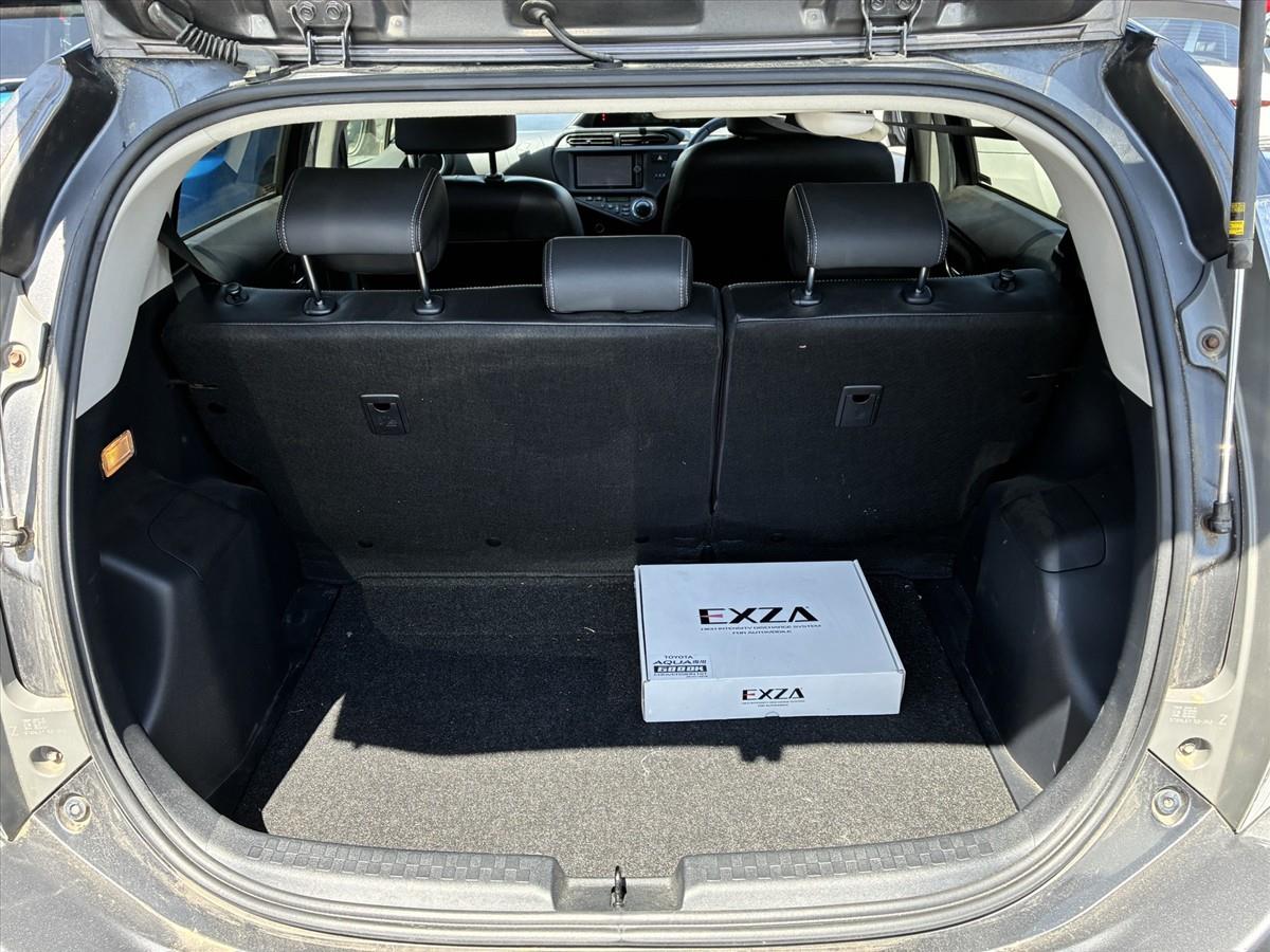2013 Toyota Aqua thumbnail