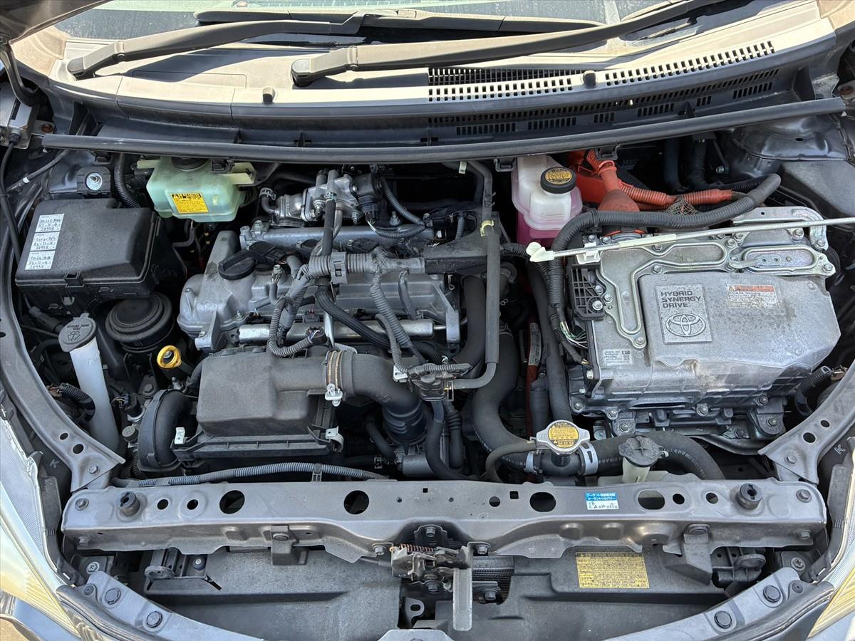 2013 Toyota Aqua thumbnail