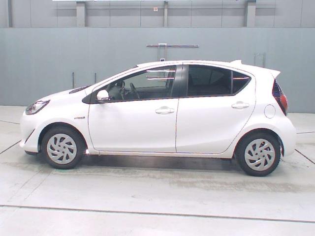 2019 Toyota Aqua thumbnail