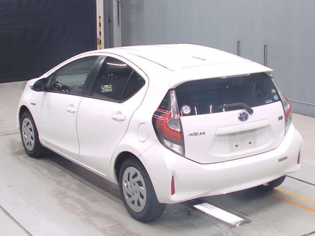 2019 Toyota Aqua thumbnail