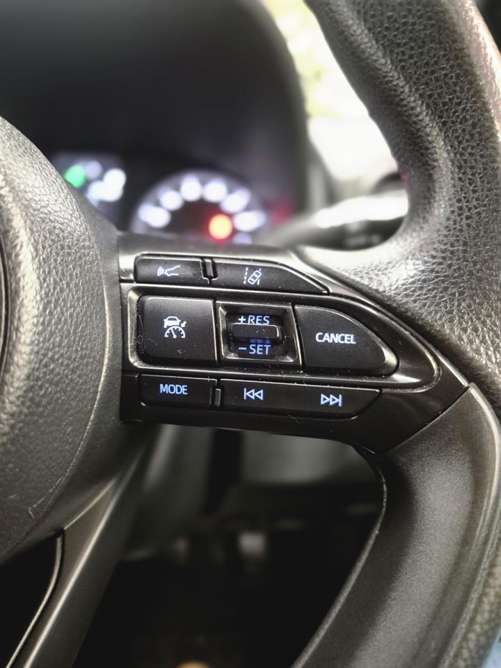 2021 Toyota Yaris thumbnail