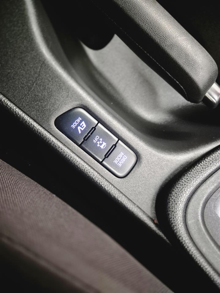 2021 Toyota Yaris thumbnail