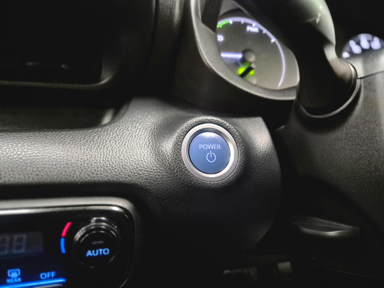 2021 Toyota Yaris thumbnail