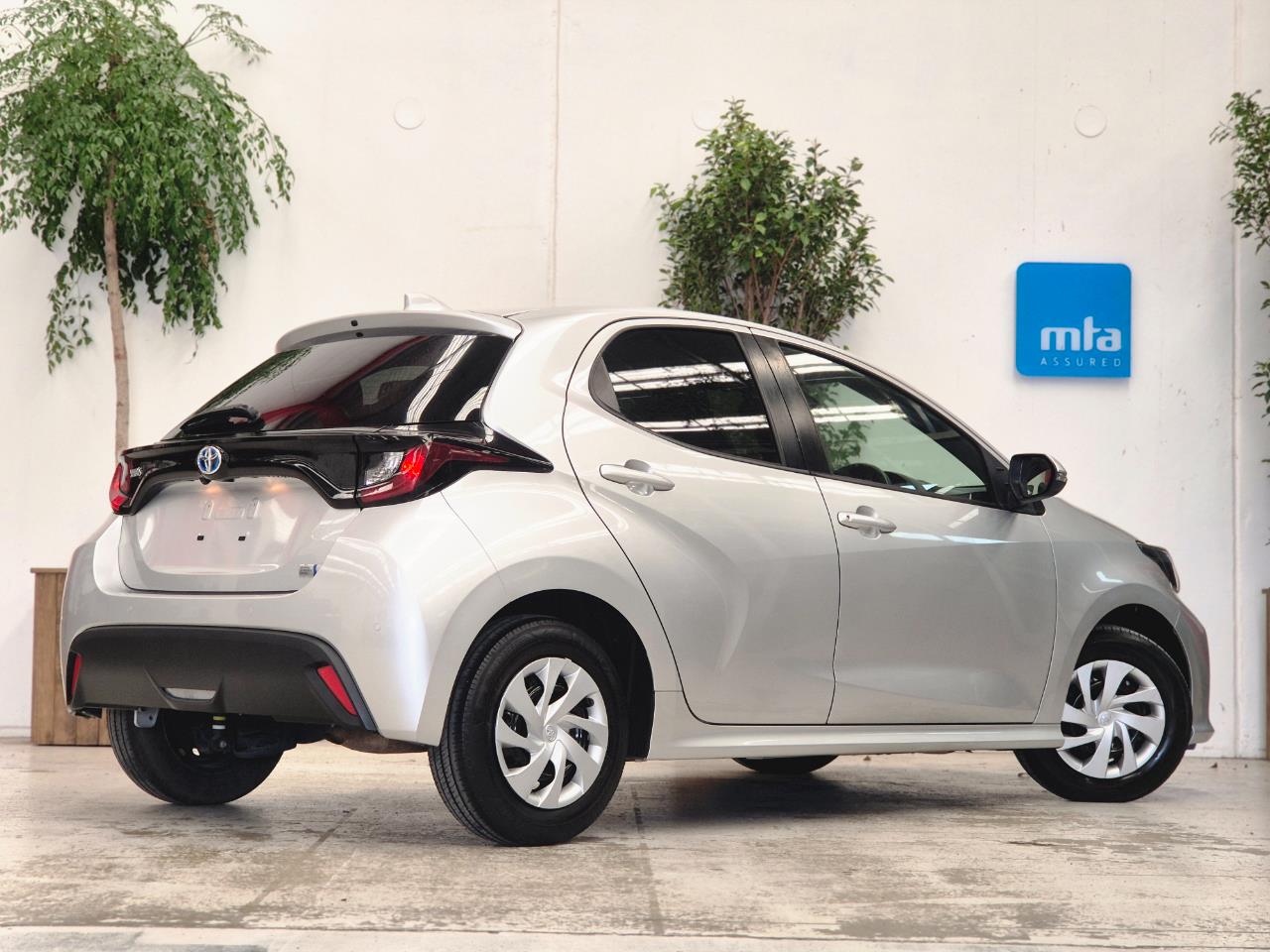 2021 Toyota Yaris thumbnail