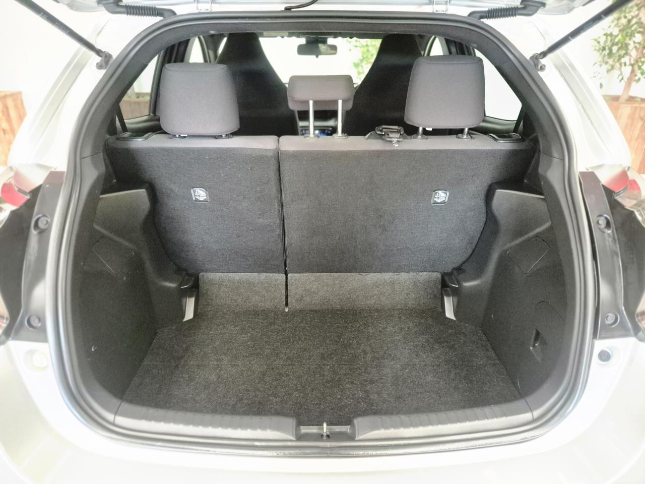 2021 Toyota Yaris thumbnail