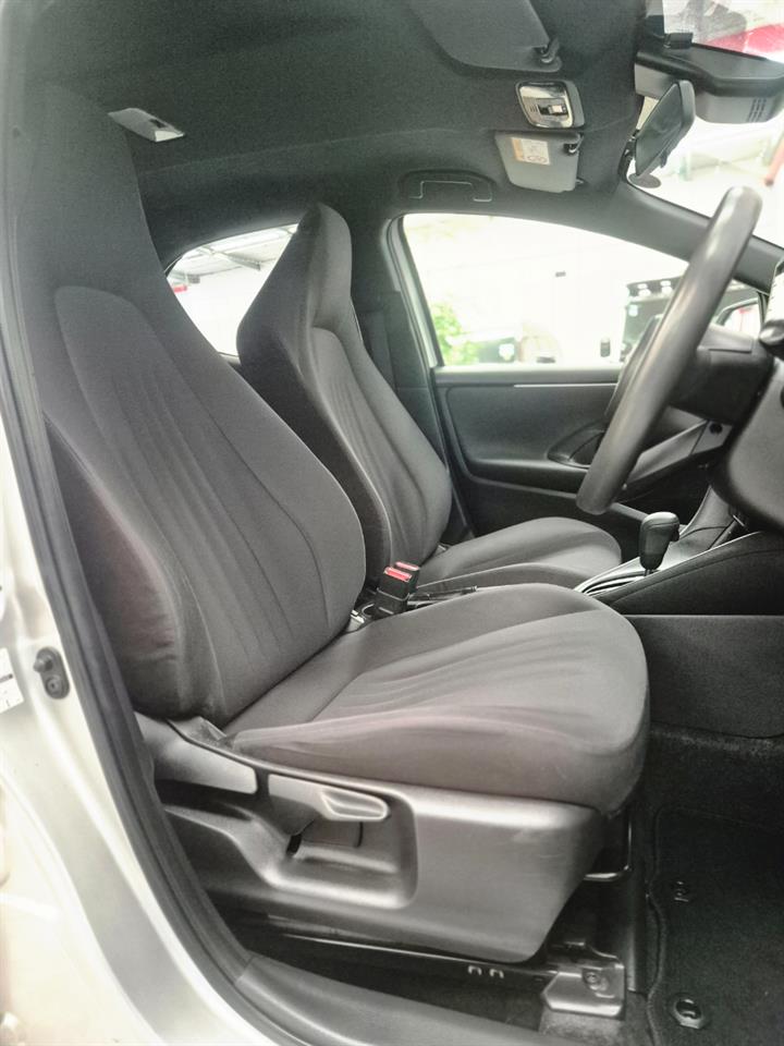 2021 Toyota Yaris thumbnail