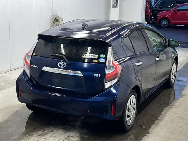 2018 Toyota Aqua thumbnail