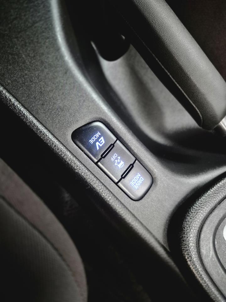 2021 Toyota Yaris thumbnail