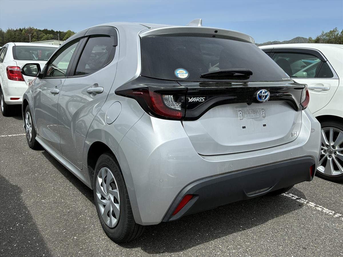 2021 Toyota Yaris thumbnail