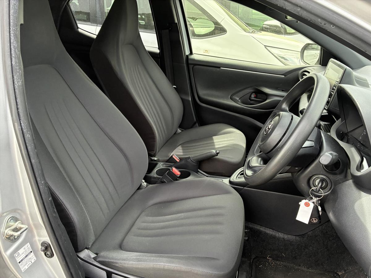 2021 Toyota Yaris thumbnail