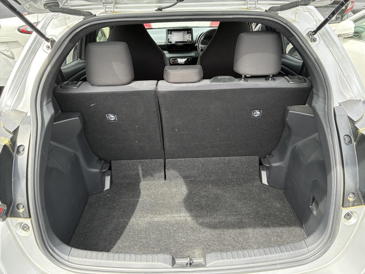 2021 Toyota Yaris thumbnail