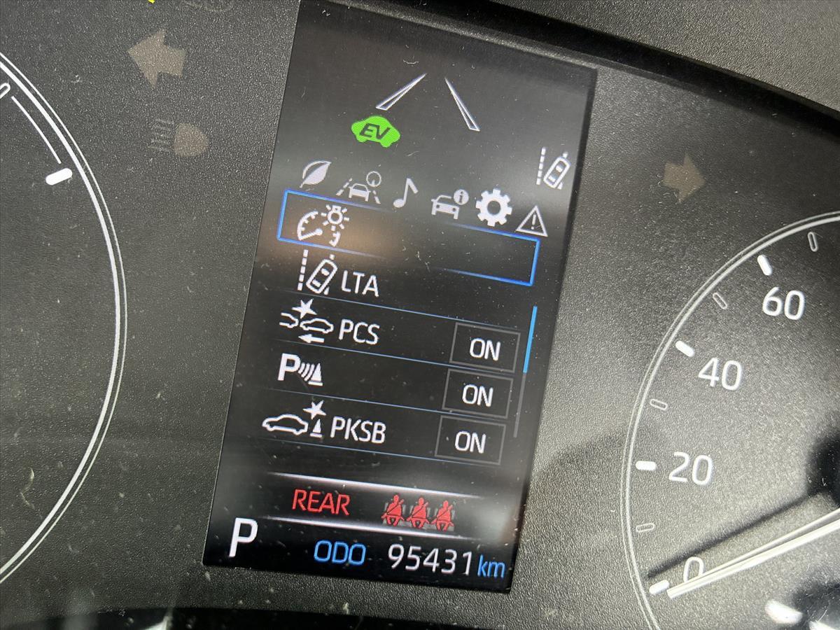 2021 Toyota Yaris thumbnail