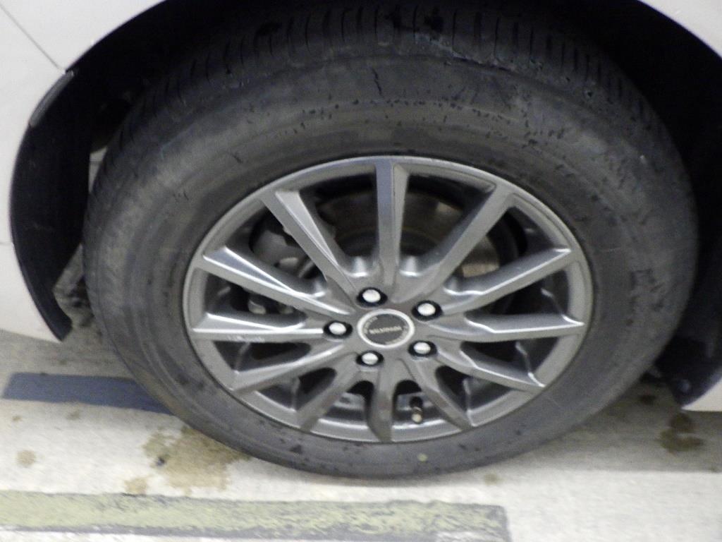 2016 Toyota Prius thumbnail