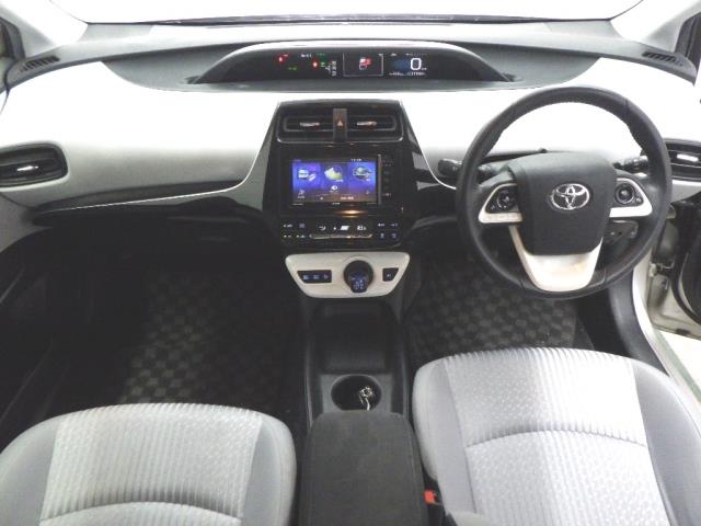 2016 Toyota Prius thumbnail