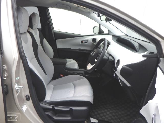 2016 Toyota Prius thumbnail