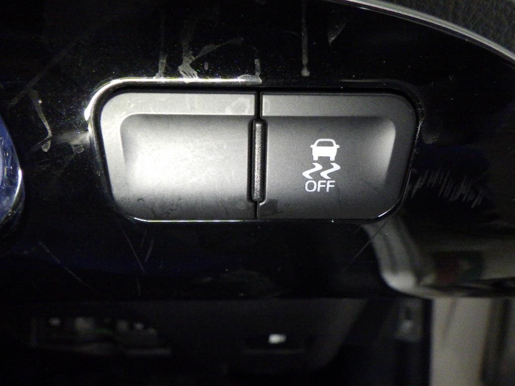 2016 Toyota Prius thumbnail