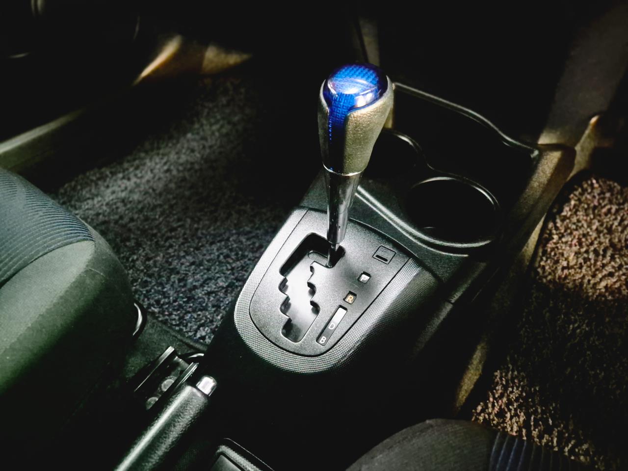 2015 Toyota Aqua thumbnail