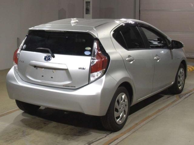 2015 Toyota Aqua thumbnail