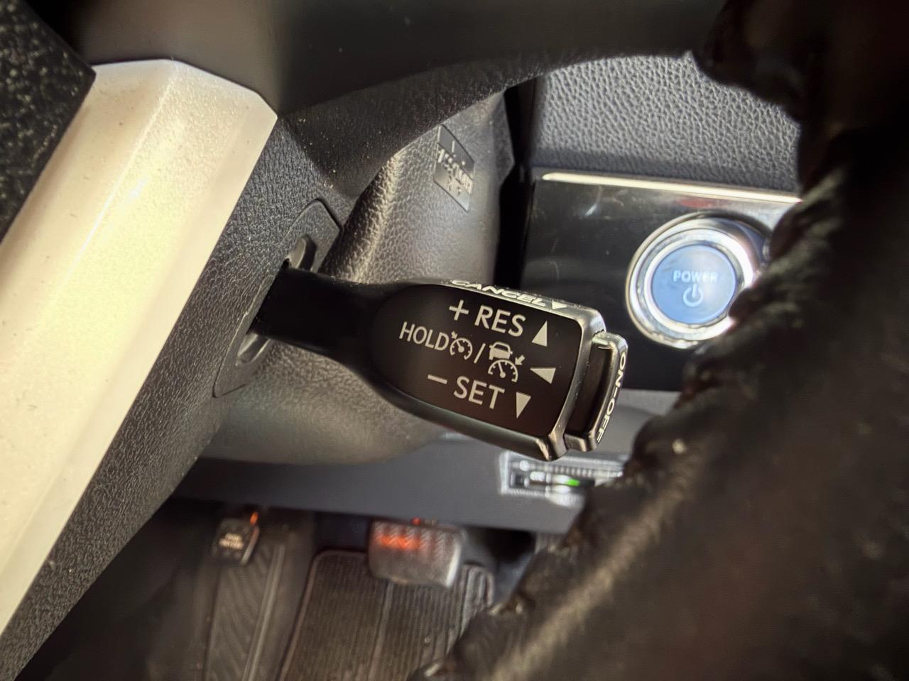 2016 Toyota Prius thumbnail