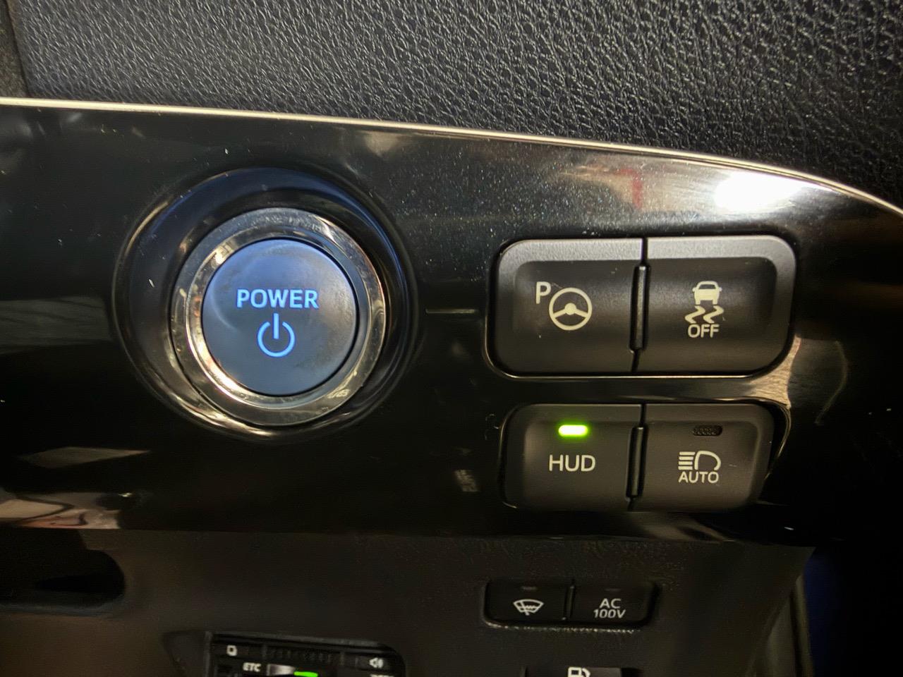 2016 Toyota Prius thumbnail