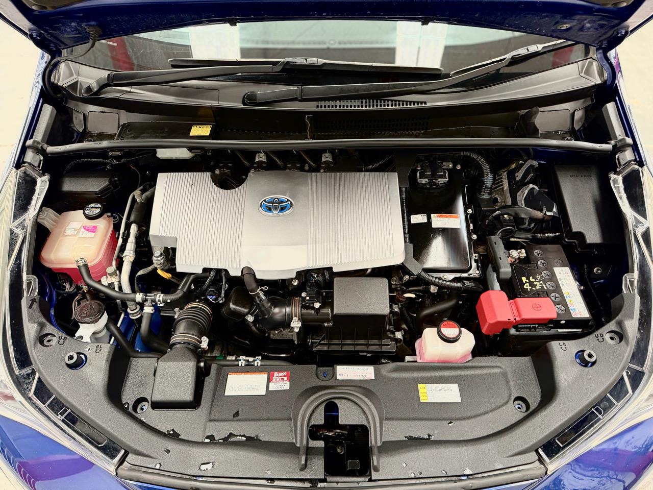 2016 Toyota Prius thumbnail