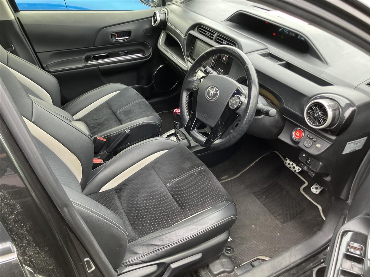 2014 Toyota Aqua thumbnail