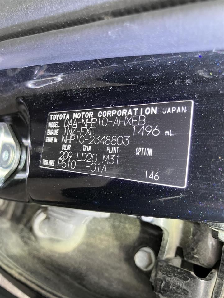 2014 Toyota Aqua thumbnail