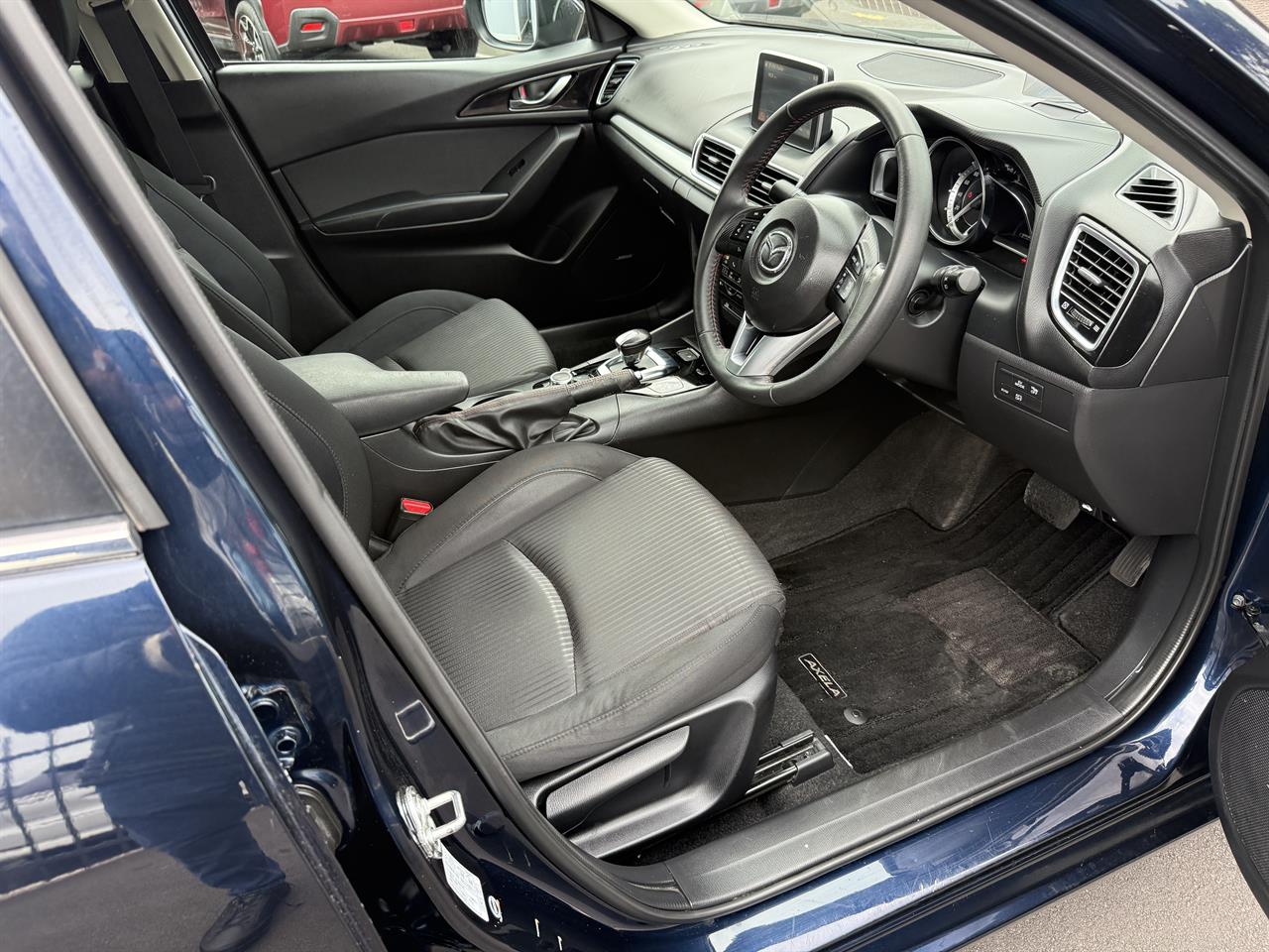 2015 Mazda Axela thumbnail