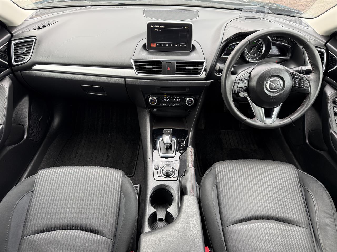 2015 Mazda Axela thumbnail