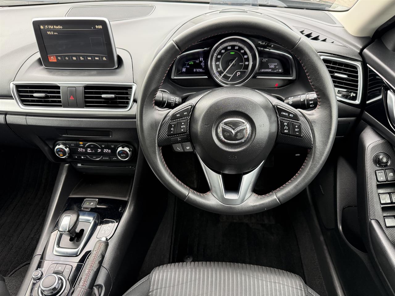 2015 Mazda Axela thumbnail