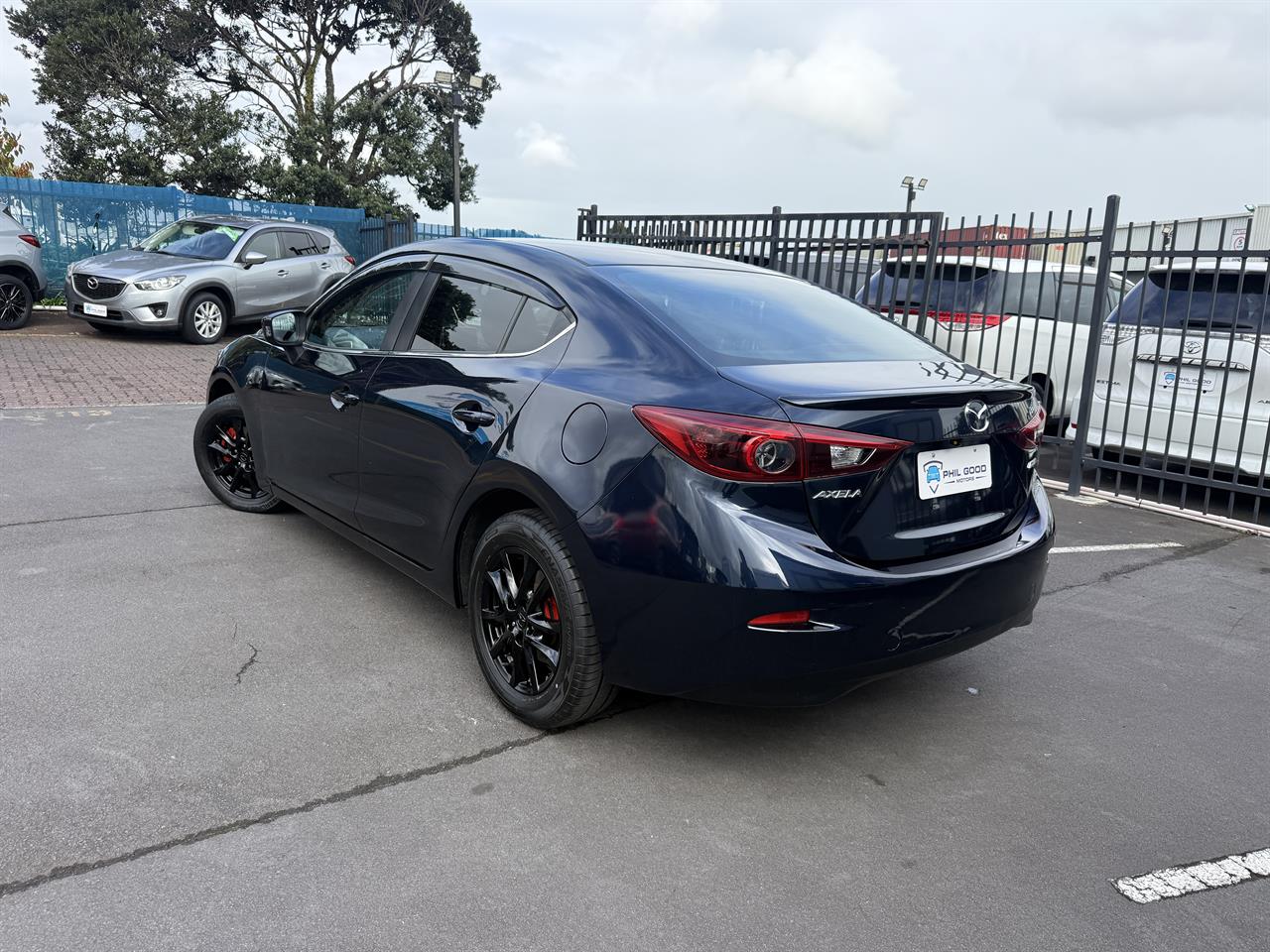2015 Mazda Axela thumbnail